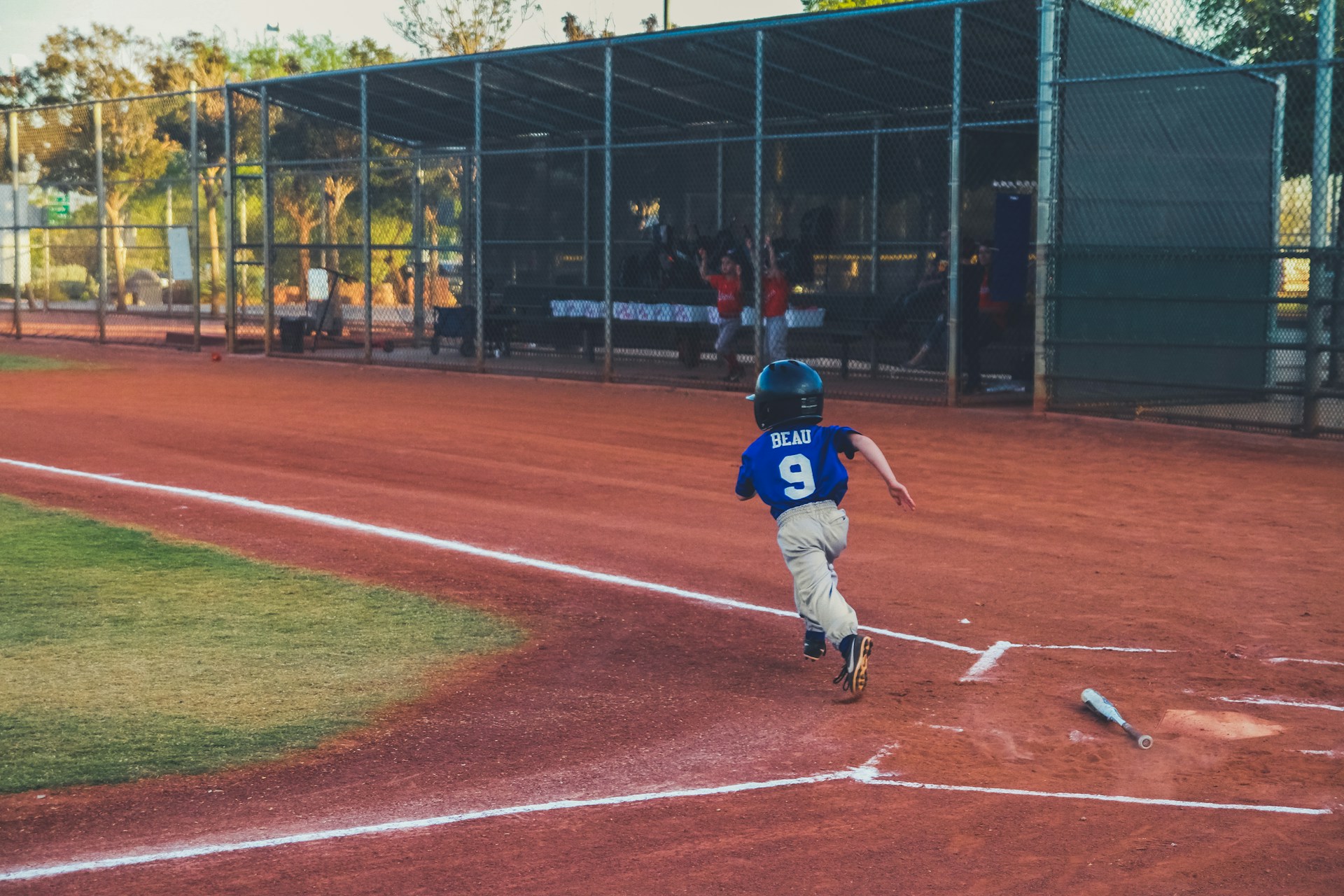 baseball_kid_running